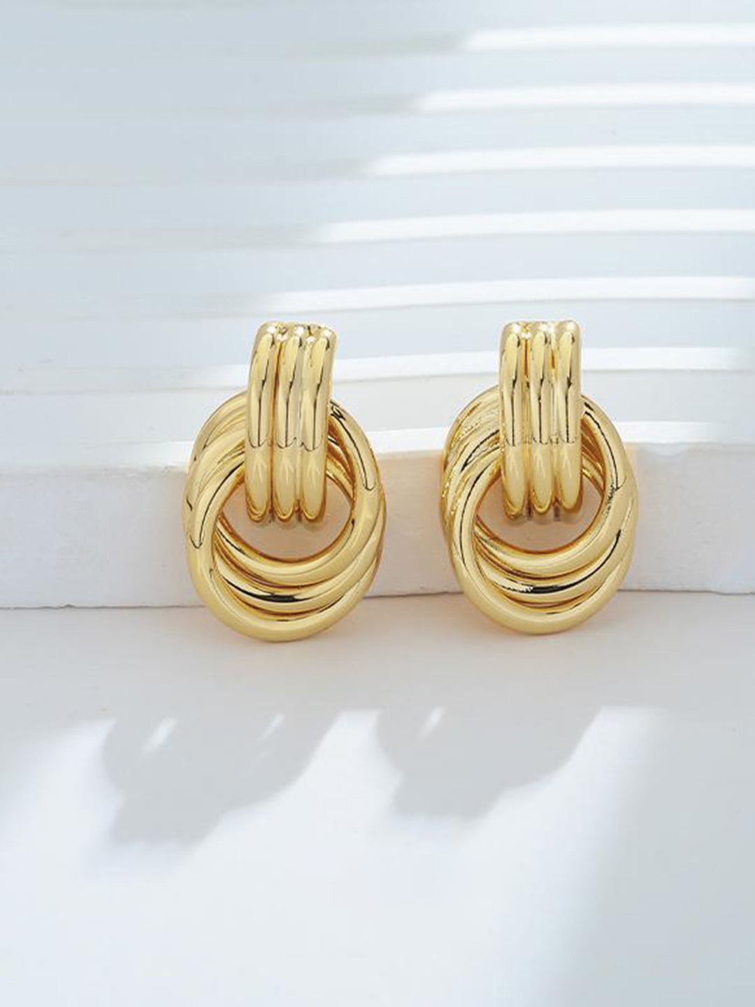 Altın Ton Çok Halkalı Damla Küpe