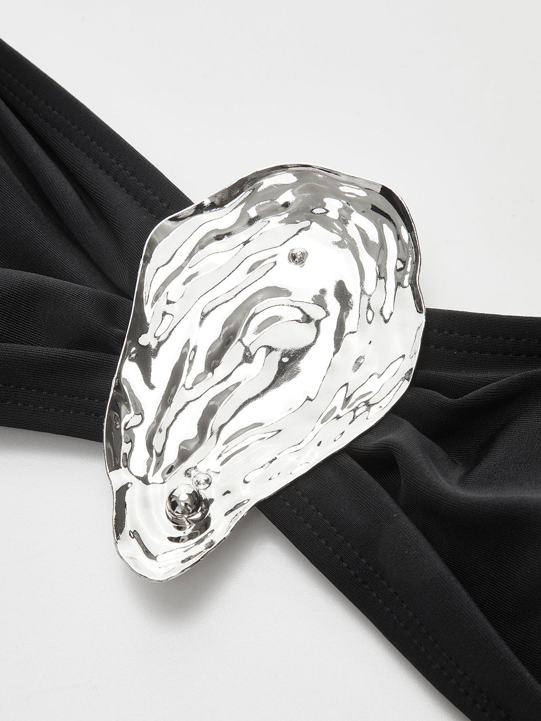 Şık Metal Detaylı Bağlama Ön Bikini Takımı