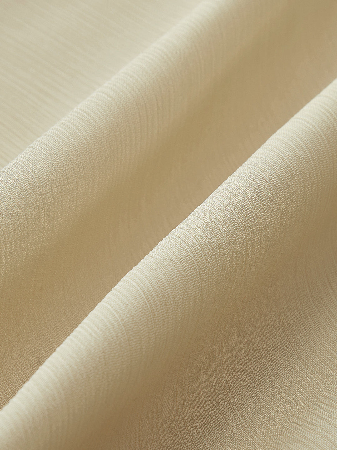 Şık Fırfır Detaylı ve Metalik Vurgulu Zarif Şifon Bluz