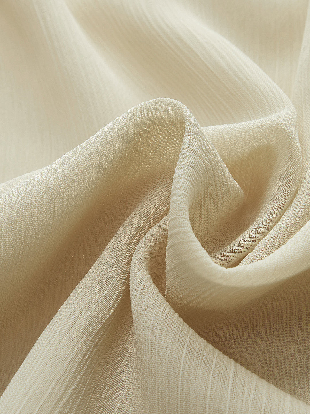 Şık Fırfır Detaylı ve Metalik Vurgulu Zarif Şifon Bluz