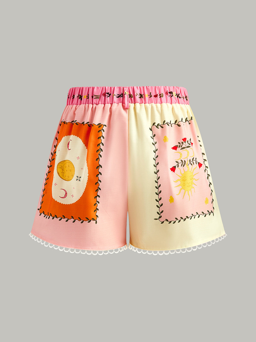 Şık Çiçek Desenli Şort ve Kemerli Takım