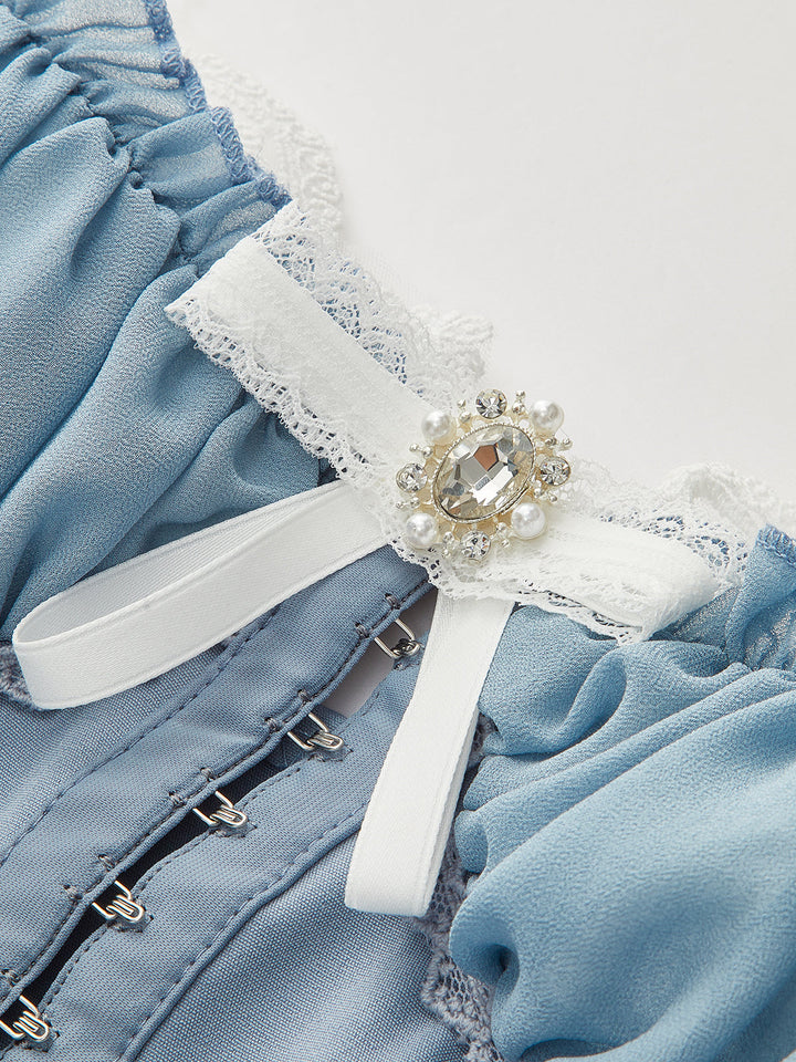 Çarpıcı Dantel Kenarlı Kalp Yaka Korse, Şık Fiyonk Detayı ile