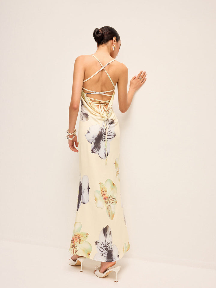 Sırtı Açık Düğmeli Çiçek Desenli Elbise