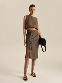 Yan yırtmaçlı bağcıklı etek