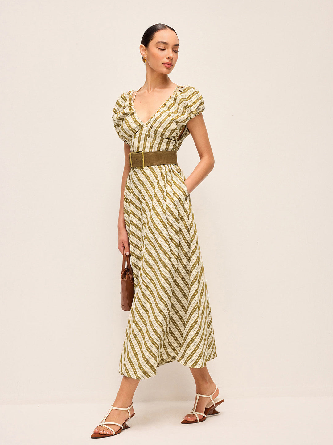 Kareli Elbise Kalp Yaka ve Balon Kollu, Bel Bağcıksız