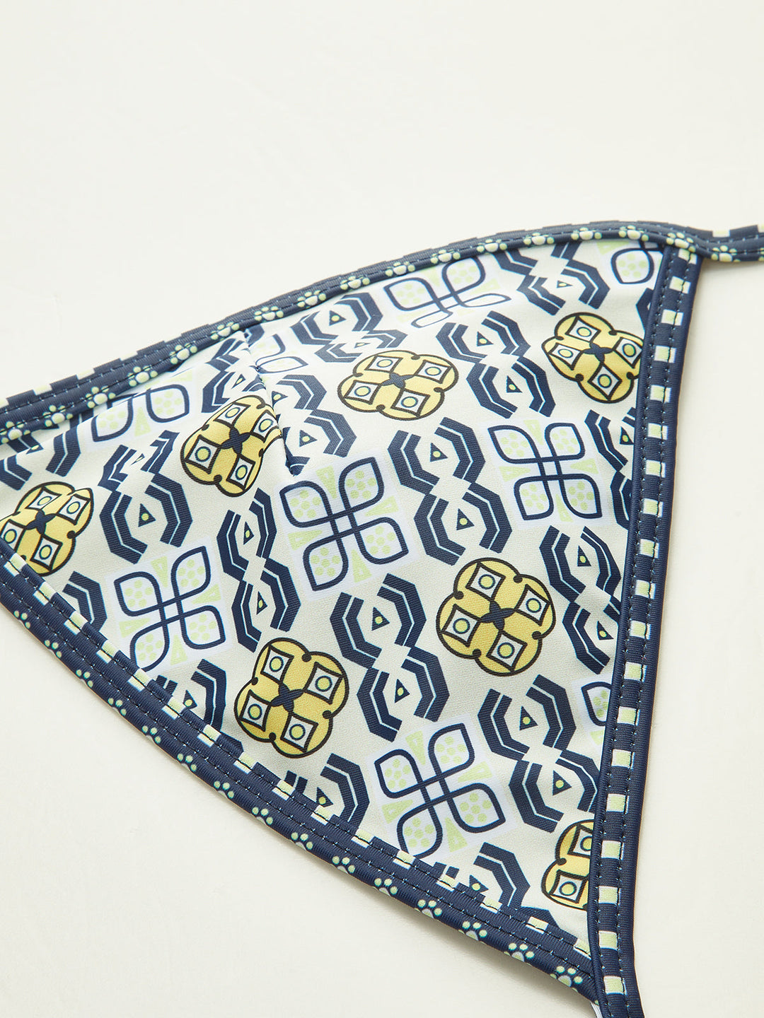 Çekici Desenli Halter Bikini Takımı