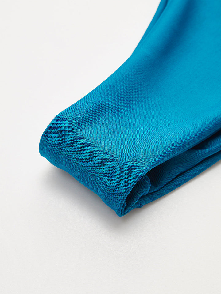 Üçgen Üst ve İki Alt Stili Bikini Takımı