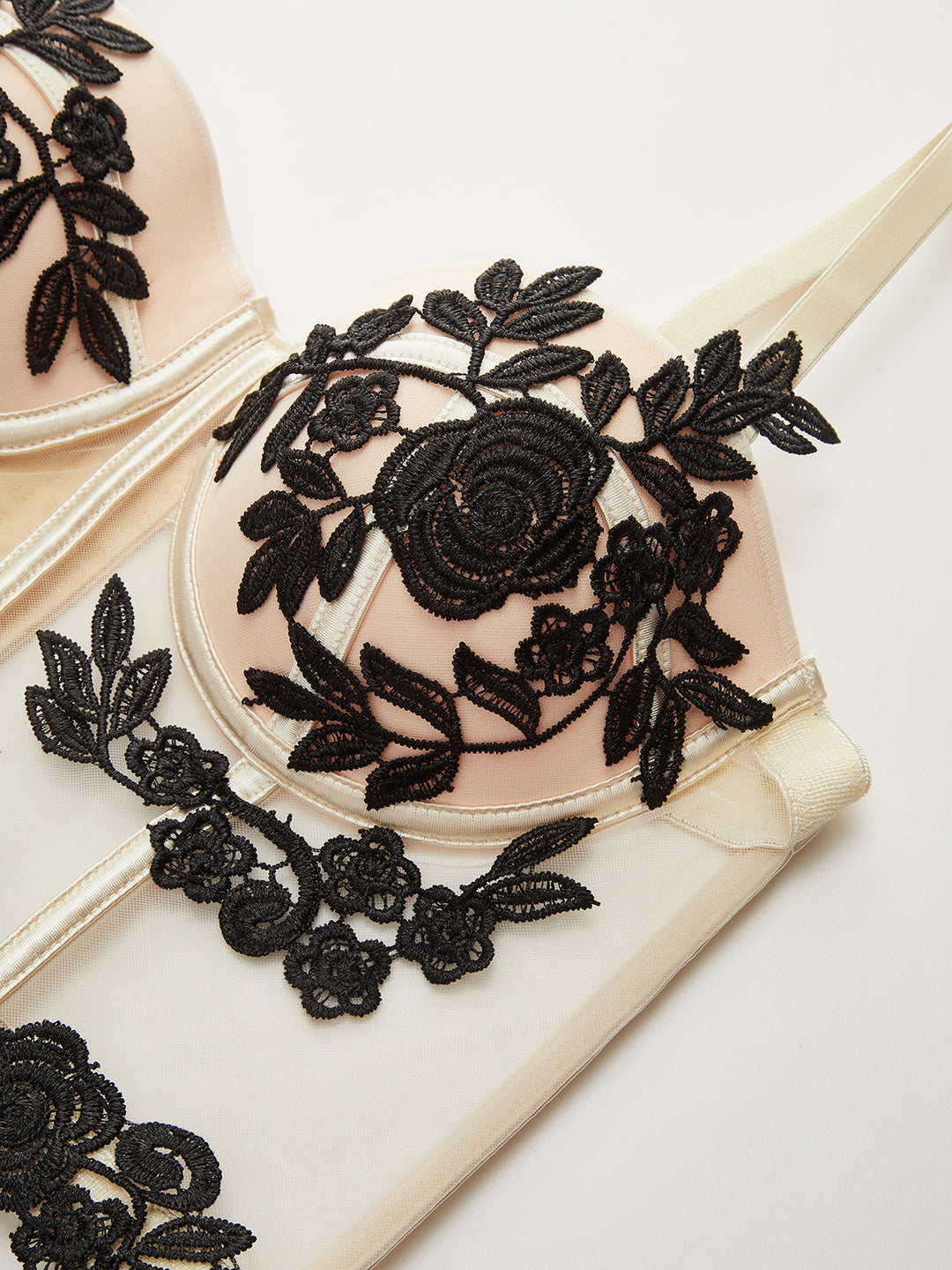 Yarı Saydam Çiçek İşlemeli Ağı Dokuma Korse Üstü