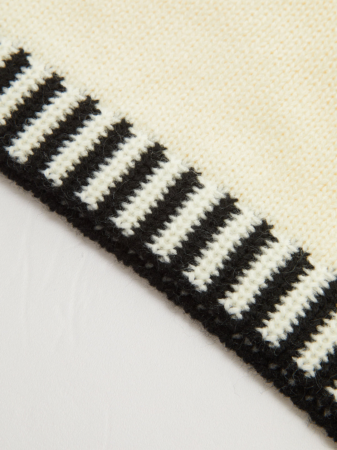 Kontrast Çizgili Kenar Mekik Kısa Kollu Atlet