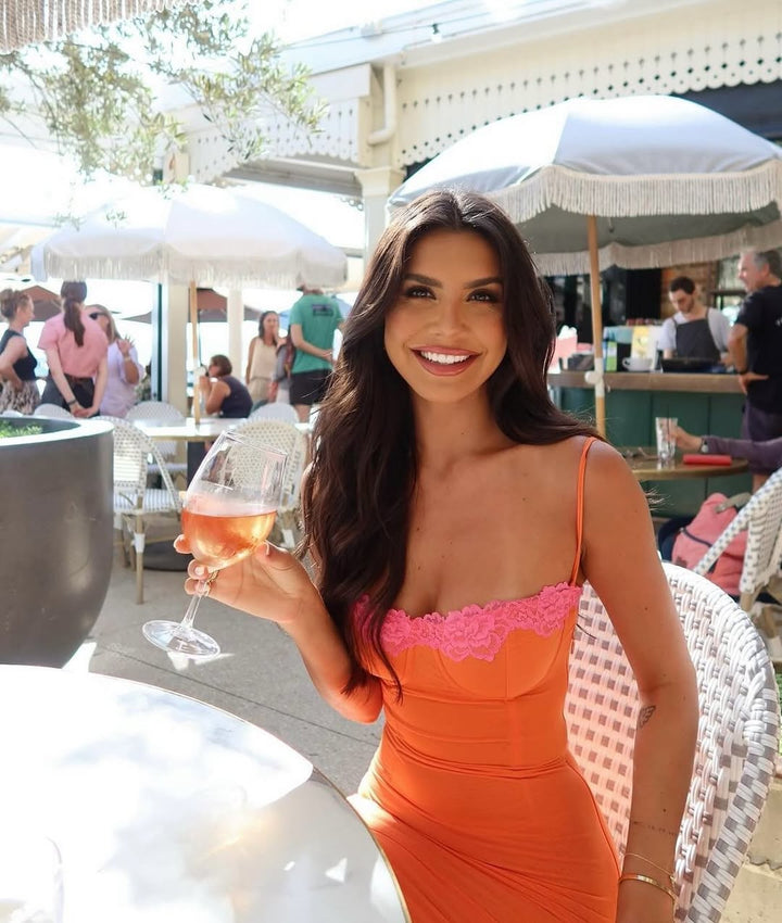 Isla | Canlı Vücut Hatlı Elbise