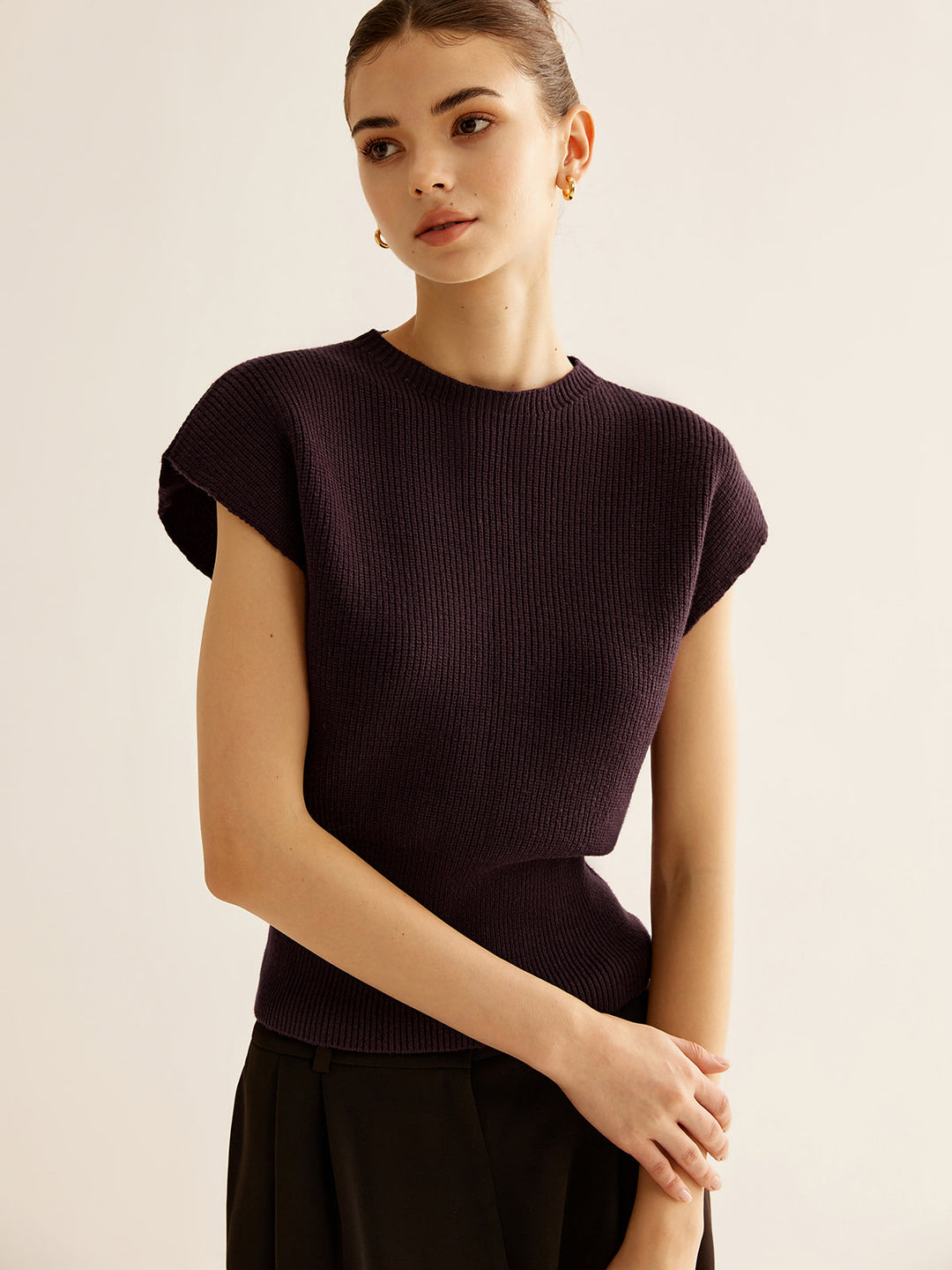 Ribbed Cinched Sweater Vest, şık ve rahat kadın yeleği