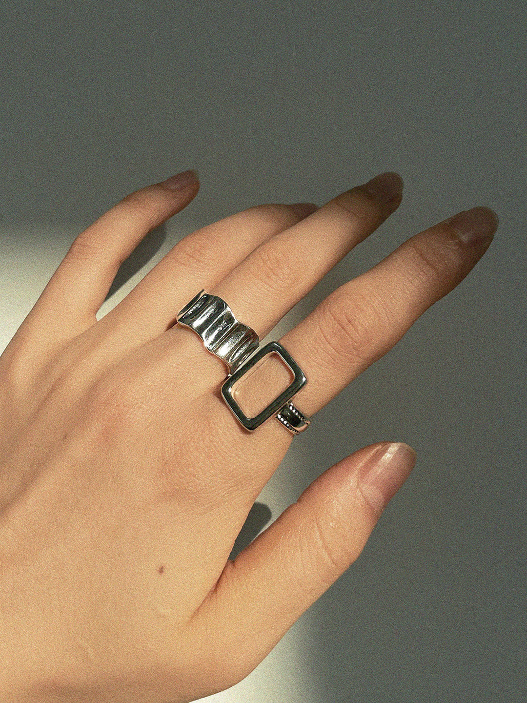 Svelte Chic Geometrik Gümüş Nervürlü Yüzük