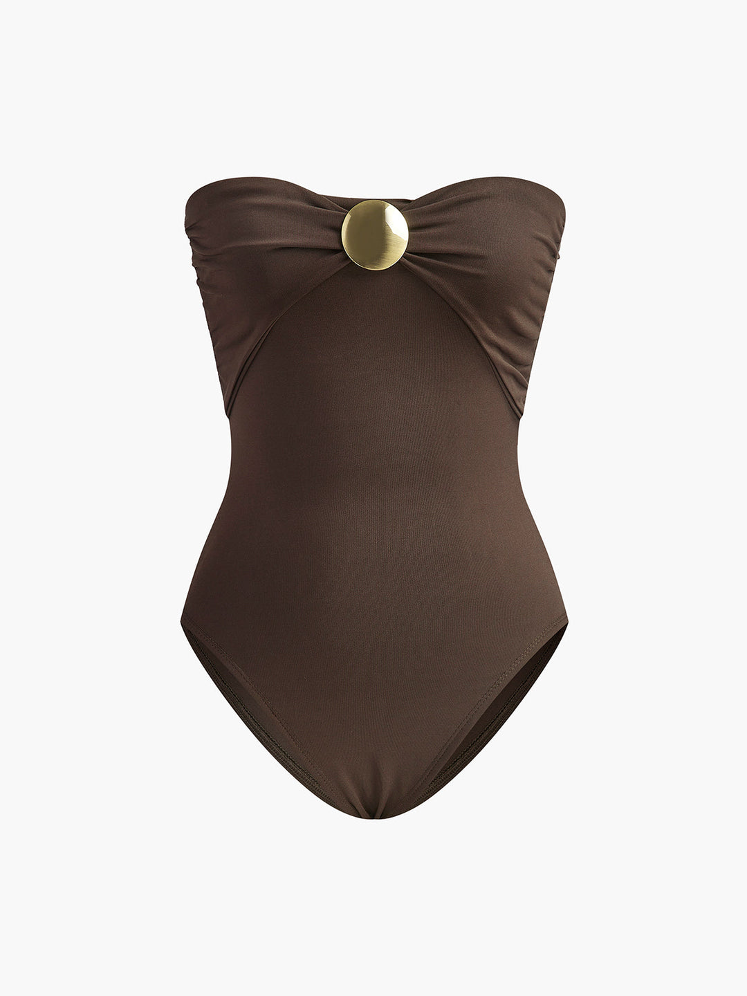 Tatlı Kalp Piliseli Askısız Bodysuit giyen kadın