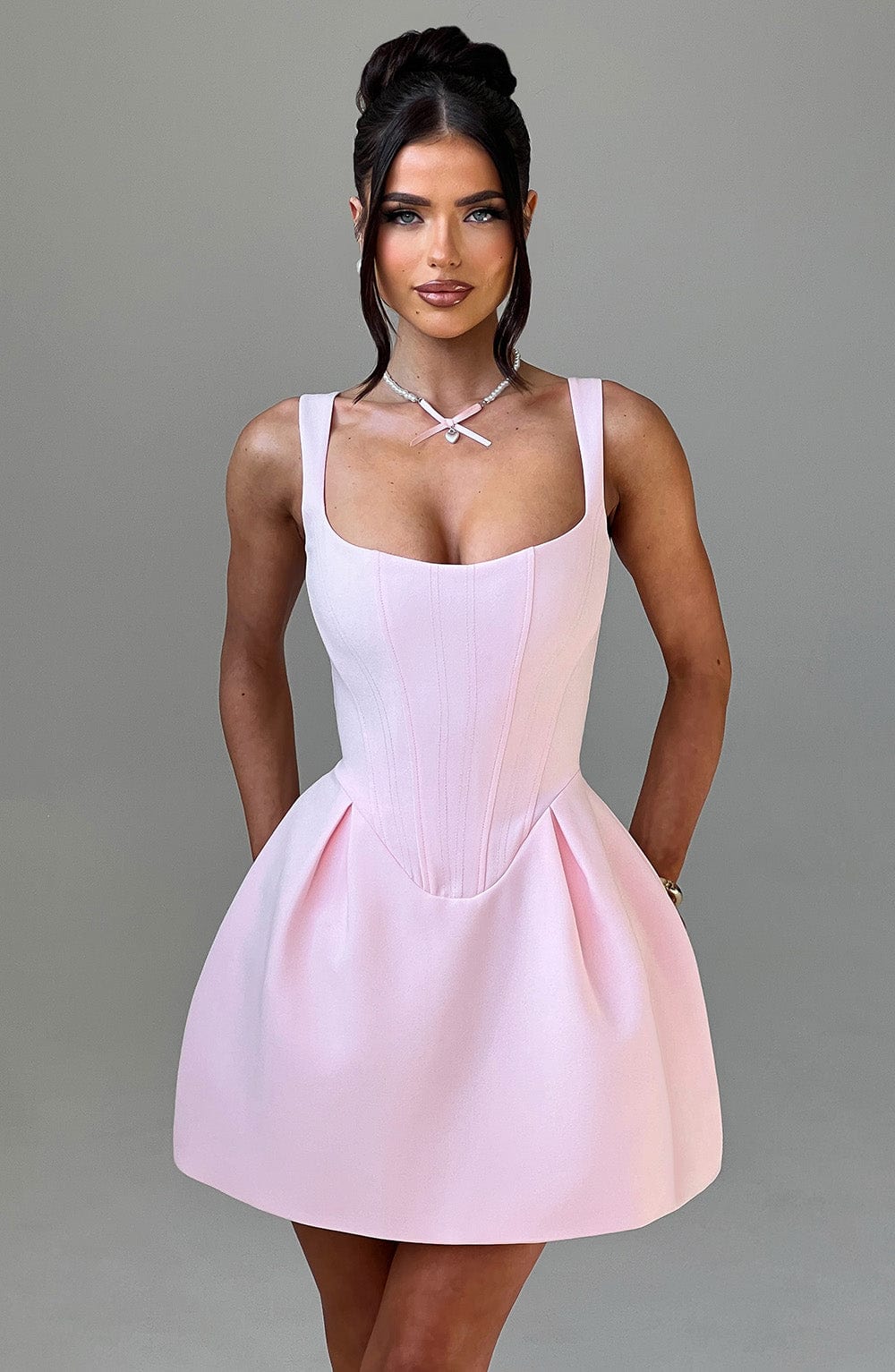 Janiyah Mini Elbise - Allık rengi, Svelte Chic