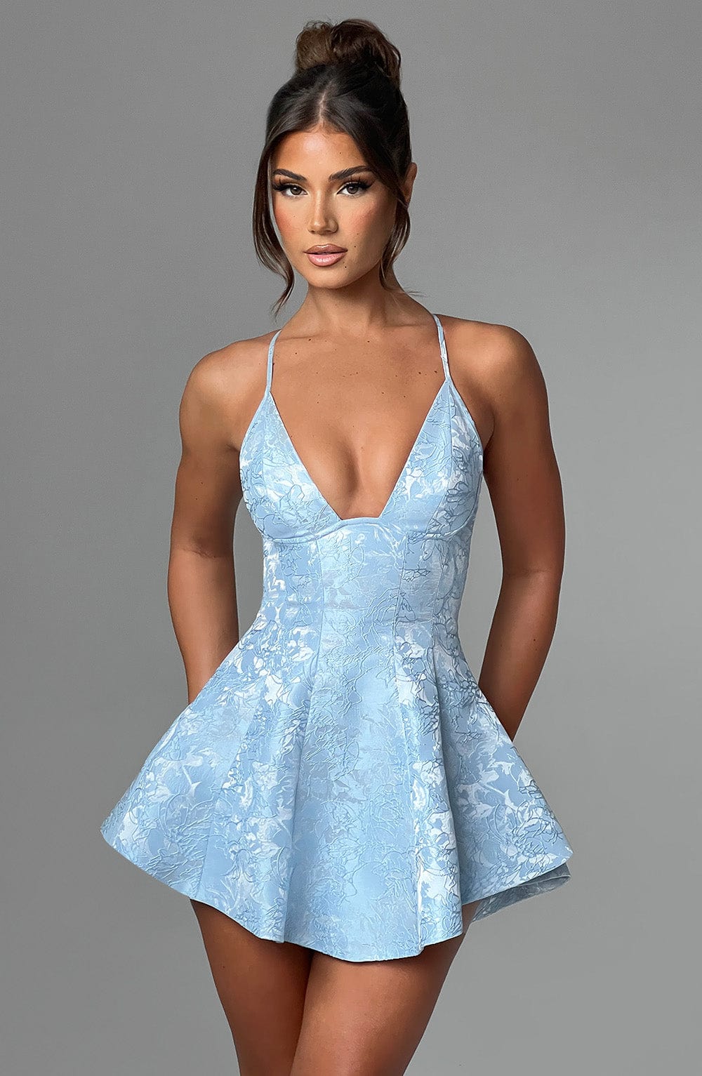 Leila Playsuit Mavi, çiçek desenli jakar kumaş