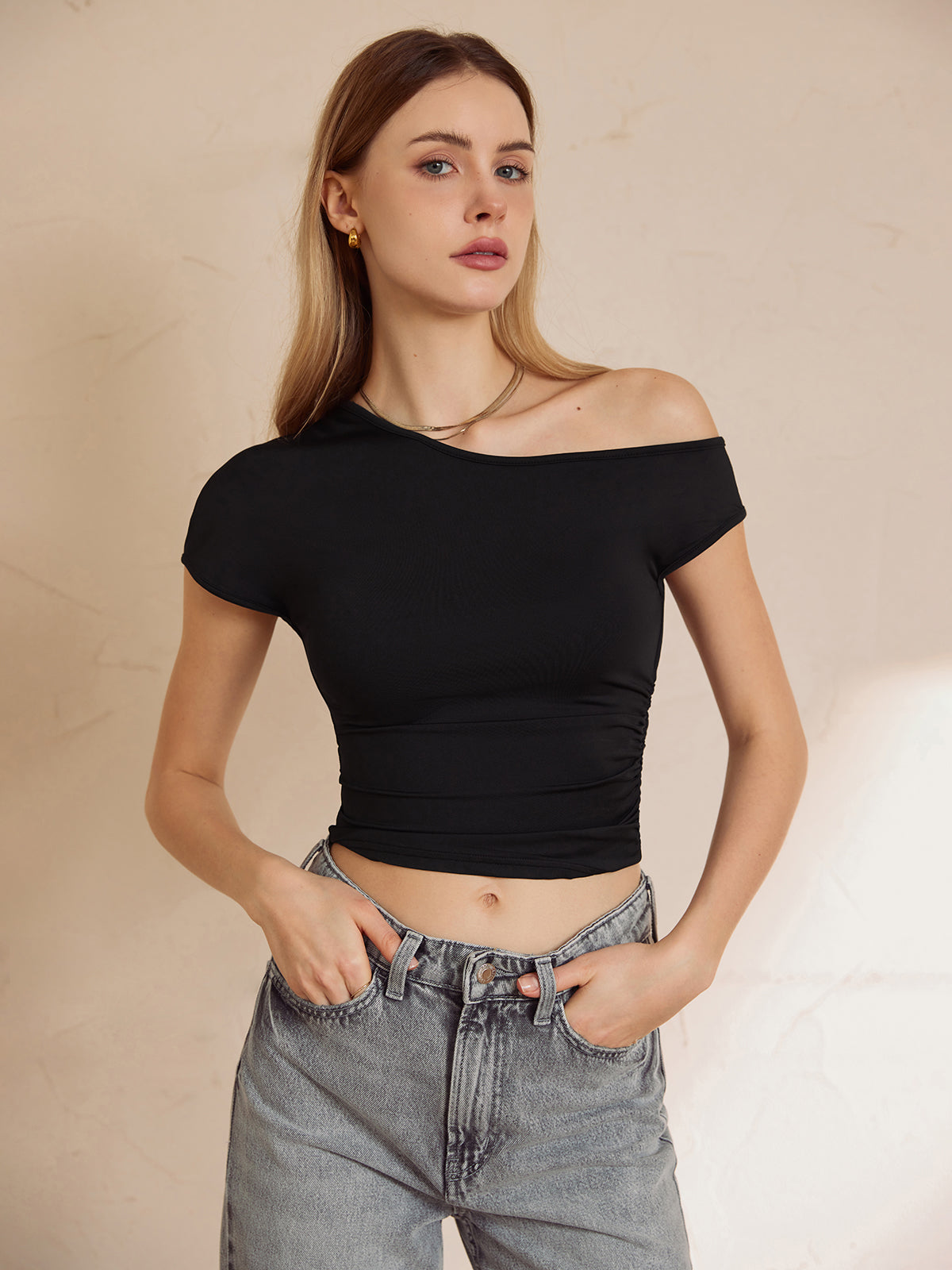 Asimetrik Yaka Crop Top