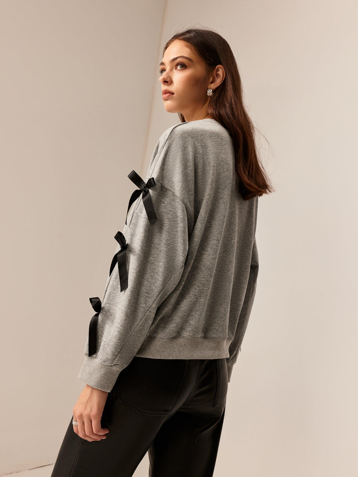 Yaka Fiyonklu Sweatshirt