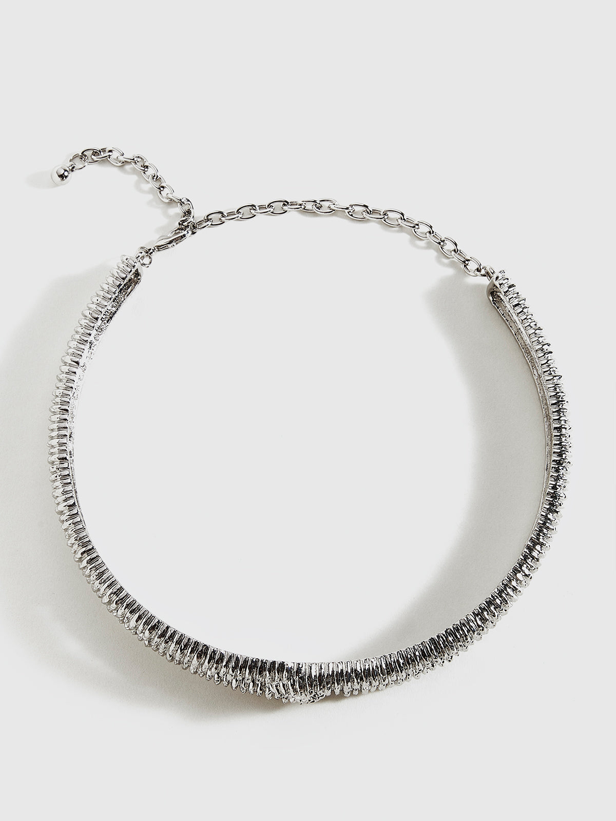 Retro Metal Burgu Dokulu Choker