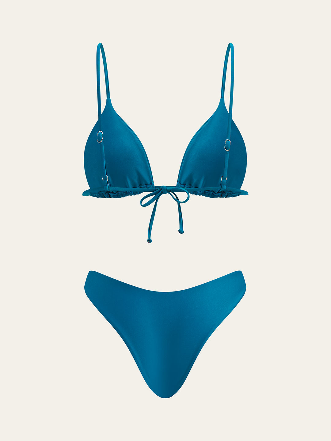 Üçgen Üst ve İki Alt Stili Bikini Takımı