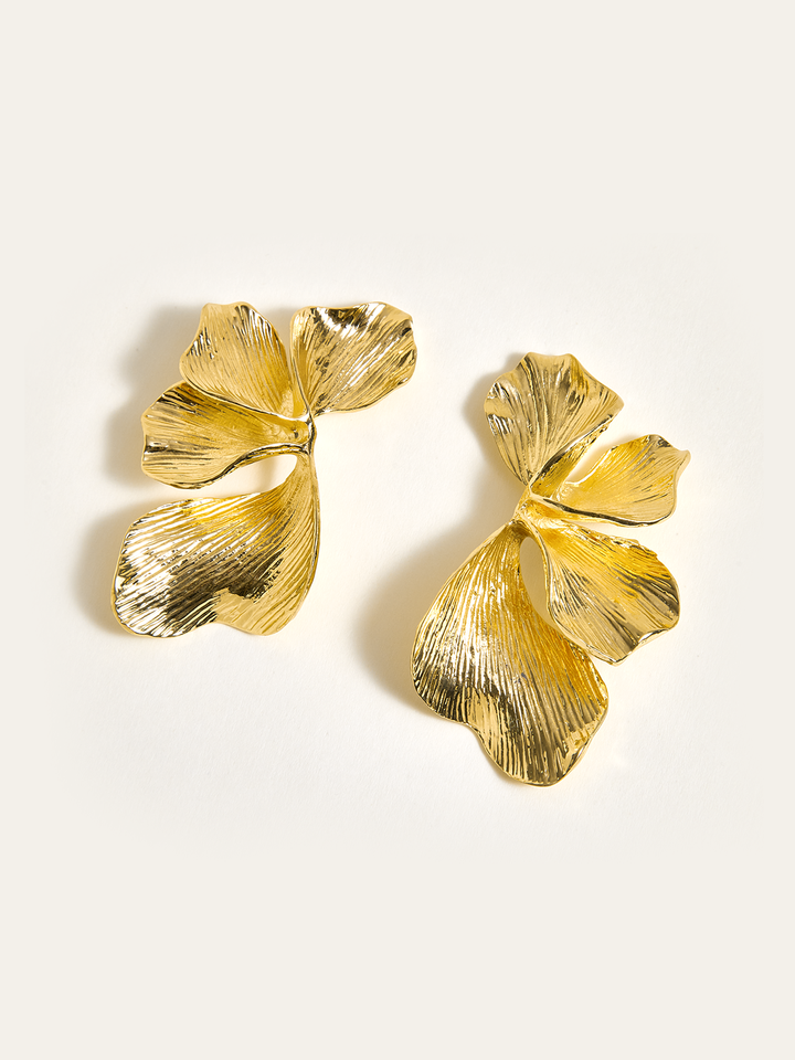 Altın Petal Küpe