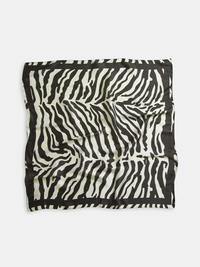 Şık Zebra Desenli Kare Eşarp